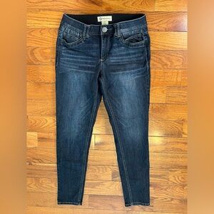 Democracy Women’s Dark Wash Ab Technology Reinforced Waist Tapered Jeans Size 8